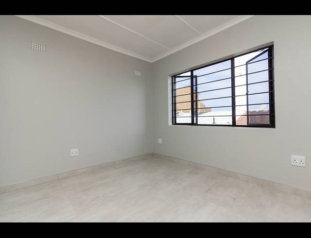 3 BEDROOM FLAT TO LET IN WARNER BEACH
